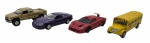 MAISTO / TOYOTOYS / SHELL - Lote com 4 miniaturas de ferro em escala 1/32, sendo 2 Maisto, 1  Toyotoys e 1 Shell. Feitos em metal com partes plásticas. Possuem desgastes, marcas e Ferrari com avarias nos pneus.