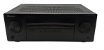 PIONEER - AV RECEIVER VSX-530 - Antigo receiver da Pioneer da linha VSX em acabamento preto com duas grandes pernas de controle nas laterais e visor central. Inclui entradas e saídas HDMI, rádioAM/FM e bluetooth integrado. Suporta configurações de som surround 5.1. Medida: 44cm aproximadamente. Não testado, possui ínfimos desgastes e marcas, parte superior com marcas de oxidação.