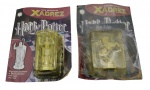 PLANETA DeAGOSTINI - GUIA PRÁTICO DE XADREZ HARRY POTTER - FASCÍCULOS 20 e 29 - Contém fascículos e 2 peças do xadrez.  O Guia Prático de Xadrez Harry Potter é uma coleção de fascículos e livros que ensina estratégias e táticas de xadrez inspiradas no universo de Harry Potter, abrangendo do fascículo 1 ao 81. O guia apresenta edições que combinam passo a passo, dicas práticas e ilustrações temáticas que conectam o jogo de xadrez ao mundo mágico de Hogwarts, tornando a aprendizagem mais envolvente para fãs e jogadores de xadrez. Observação: Possui ínfimas marcas, desgastes e amassados nos fascículos.