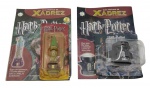 PLANETA DeAGOSTINI - GUIA PRÁTICO DE XADREZ HARRY POTTER - FASCÍCULOS 12 e 61 - Contém fascículos e 2 peças do xadrez.  O Guia Prático de Xadrez Harry Potter é uma coleção de fascículos e livros que ensina estratégias e táticas de xadrez inspiradas no universo de Harry Potter, abrangendo do fascículo 1 ao 81. O guia apresenta edições que combinam passo a passo, dicas práticas e ilustrações temáticas que conectam o jogo de xadrez ao mundo mágico de Hogwarts, tornando a aprendizagem mais envolvente para fãs e jogadores de xadrez. Observação: Possui ínfimas marcas, desgastes e amassados nos fascículos.