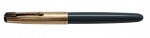 PARKER - TINTEIRO - Caneta tinteiro da marca Parker, tampa banhada a ouro 12k, corpo em baquelite cinza. Fabricada nos EUA. Possui inscrição na tampa. Medida: 14cm. Não testada. Possui desgastes e marcas.