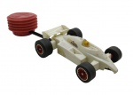 ESTRELA - PÉ NA TÁBUA -  Refere-se a um icônico brinquedo da marca brasileira Estrela, chamado "Pé na Tábua", que consiste em um carro de Fórmula 1 movido por pedal-fole, e a expressão também carrega o sentido popular de "andar rápido" ou "pressionar acelerador". Lançado nos anos 70 e até hoje é um ícone da marca. Medida: 25cm aproximadamente. Observação: Não testado, possui marcas de uso, desgastes e pequenas avarias.