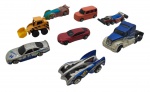 MAISTO - Lote com 8 miniaturas diversas em escala 1/64, feitas de metal com partes plásticas. Podem possuir desgastes e marcas de uso e ínfimas avarias.