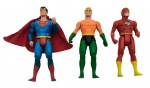 ESTRELA - DC COMICS - Lote com 3 miniaturas de Super-heróis da DC.  Anos 80 e 90. Personagens: Superman, Flash e Aquaman. Medida: 10 a 12cm aproximadamente. Articulados, feitos de plástico rígido. Observação: Possuem desgastes e marcas de uso.