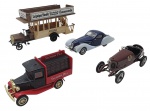 Lote com 4 miniaturas  com partes plásticas e rodas livres.  Em escala 1:43. Modelos: DAIMLER 1911, TALBOT LAGO, FORD MODEL A.  Podem conter ínfimas marcas.