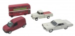WELLY / VITESSE / ERTL - Lote com 4 miniaturas de metal com partes plásticas, rodas livres e pneus de borracha. Modelos: RENAULT KANGOO, PONTIAC GTO, CHEVROLET PICKUP e ÔNIBUS DOUBLE DECKER. Podem conter ínfimas marcas ou desgastes.