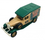 LLEDO DAYS GONE - Antiga miniatura de ferro com partes plásticas da Lledo, coleção Days Gone, feito na Inglaterra nos anos 80. Escala 1:50 / 1:64 (box scale). Retrata carro da Walkers Crisps. Pode conter ínfimas marcas.