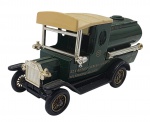 LLEDO DAYS GONE - Antiga miniatura de ferro com partes plásticas da Lledo, coleção Days Gone, feito na Inglaterra nos anos 80. Escala 1:50 / 1:64 (box scale). Retrata carro da Castrol. Pode conter ínfimas marcas.