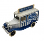 LLEDO DAYS GONE - Antiga miniatura de ferro com partes plásticas da Lledo, coleção Days Gone, feito na Inglaterra nos anos 80. Escala 1:50 / 1:64 (box scale). Retrata carro da Ford. Pode conter ínfimas marcas.