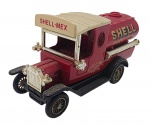 LLEDO DAYS GONE - Antiga miniatura de ferro com partes plásticas da Lledo, coleção Days Gone, feito na Inglaterra nos anos 80. Escala 1:50 / 1:64 (box scale). Retrata carro da Shell.  Pode conter ínfimas marcas.
