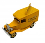 LLEDO - Antiga miniatura de ferro com partes plásticas da Lledo, coleção Days Gone, feito na Inglaterra nos anos 80. Escala 1:50 / 1:64 (box scale). Retrata carro The Times. Pode conter ínfimas marcas.