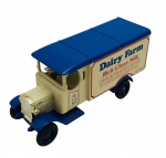 LLEDO DAYS GONE - Antiga miniatura de ferro com partes plásticas da Lledo, coleção Days Gone, feito na Inglaterra nos anos 80. Escala 1:50 / 1:64 (box scale).  Retrata carro da Dairy Farm. Pode conter ínfimas marcas.