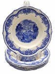 GRINDLEY ENGLAND, SCENES AFTER CONSTABLE - Parte de antigo serviço de jantar, anos 1936 a 1954, com 05 pratos fundos em porcelana inglesa decorada em azul cobalto com paisagens rurais inspiradas nas pinturas do famoso artista britânico John Constable. Medidas: 23 cm (diâm.).