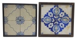 02 painéis emoldurados com quatro antigos e diferentes azulejos de estética clássica portuguesa, adornados com padrão floral simétrico em tons de azul; em cerâmica esmaltada. Medidas: 30 x 30 cm; 28 x 28 cm. Azulejos com desgaste natural nas bordas e pequenas fissuras no esmalte condizentes com peças antigas; molduras com desgastes.