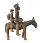 Antônio Rodrigues,Cavaleiro e menino, escultura em argila 30x27x7 cm