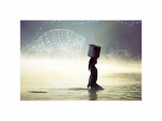 Céu DEllia, índia , Fotografia impressa em fine Art, com interferência de desenho grafismo. Xingú: Menina Kalapalo no Lago Kamayurá  fine art fotográfica em papel william turner 310 gsm, pigmento mineral  tiragem LIMITADA 5 ex e 1 p.a., 29 x 39 cm ACOMPANHA CERTIFICADO DE TIRAGEMCéu DElliaItaliano brasileiro, nascido em São Paulo, 1963, iniciou sua carreira em 1979 fazendo filmes de animação comissionados.Seu primeiro curta-metragem experimental, Adeus (1988), recebeu muitos prêmios e foi escolhido pelo Festival do Filme de Clermont-Ferrand (França), em 2004, como um dos curtas-metragens brasileiros mais destacados de todos os tempos.Céu é apaixonadamente envolvido com as causas ambientais, retratado ao longo de todo o seu trabalho. Nos anos 90, com o apoio da Fundação Rockefeller, começou a pesquisar assuntos ambientais, viajando nas áreas selvagens do Brasil e vivendo com os nativos Katukinos e Kalapalos. Seu curta de animação mais recente, Love Will Rescue You (2015), é um filme sobre o tráfico de crianças. Desde agosto de 2015, Céu está trabalhando em Nova York. Entre os colecionadores que compraram sua arte está o músico britânico Sting e o filantropo canadense Jeffrey Bronfman, além de muitos outros colecionadores americanos e alemães.Participou de mostra em Galeria de Arte em Veneza Itália , e em São Paulo.