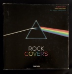 livro - Rock Covers -  Jonathan Kirby, Robbie Busch e Julius Wiedemann - Taschen - 2014 - idiomas espanhol/italiano/portugues - 552 p. - capa dura com sobrecapa com marcas do tempo - miolo em ótimo estado de conservação - (30X30)cm.