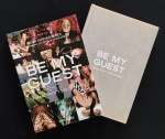 livro - Be My Guest: Theme Party Savoir-Faire - Rena Kirdar Sindi - Assouline - 2002 - idioma inglês - 168 p. - capa dura com marcas do tempo - miolo em ótimo estado de conservação - (27,5X19,5) cm.