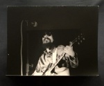 fotografia - Raul Seixas - foto still do cantor no documentário Ritmo Alucinante - em ótimo estado de conservação - (18,5X24)cm.