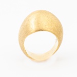 H.STERN - Coleção Pedras Roladas - Anel em ouro amarelo, contraste 750 K e da joalheia. Aro 12,5. Pe
