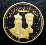 Moeda Ilhas Salomão - 50 Cents 2024 - 38gr - 45mm - Níquel Preto e Revestimento seletivo de Ouro - Séries: Egito Antigo - Akhenaton e Nefertiti - Rei Charles III - Com Certificado.