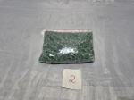 Lote de aproximadamente 670 gramas de pedras verdes para decoração.