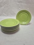 Jogo de 8 pires de chá em porcelana Porcelanarte na cor verde. Medindo 14cm de diâmetro.