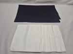 Lote de caminhos de mesa com 6 guardanapos em algodão. Medindo o caminho de mesa 100cm x 40cm, guardanapo 40cm x 40cm. Com marcas de guardado.