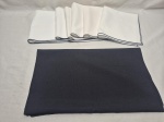 Lote de caminhos de mesa com 6 guardanapos em algodão. Medindo o caminho de mesa 100cm x 40cm, guardanapo 40cm x 40cm. Com marcas de guardado.