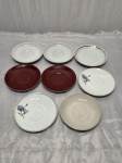 Lote de 8 pires de café diversos em porcelana. Medindo o maior 10,5cm de diâmetro.