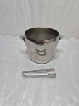 Balde de gelo com pinça em aço inox. Medindo 14cm x 12cm de altura.