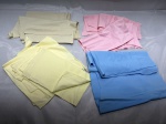Lote de tecidos para artesanato em malha, diversas cores. Medindo o azul 51cm x 80cm. Com marcas de guardado.