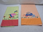 Lote de 2 lençois infantil com pinturas. Medindo 160cm x 90cm. Com marcas de guardado.