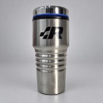 Copo térmico da linha Volkswagen R, executado em aço inoxidável escovado, com construção térmica de parede dupla e tampa rosqueável. Apresenta o emblema R aplicado em preto na face frontal e anel de vedação azul junto à tampa. Capacidade de 0,4 litro.