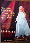 Propaganda Antiga Impressa - Boneca Martinha Trol - Original de ÉpocaDescrição: Página de publicidade original de época promovendo a clássica boneca "Martinha", fabricada pela extinta Brinquedos Trol. O anúncio destaca o produto como "a bonequinha mais elegante que existe" e ressalta o seu diferencial tecnológico para a época: "a única com movimentos de gente" e corpo flexível. Item autêntico retirado de revista da época, muito colecionável por se tratar de um produto da icônica fabricante Trol. Ideal para colecionadores de bonecas vintage nacionais, pesquisadores de publicidade antiga ou para enquadramento decorativo. Produto em papel (não é cópia ou reprodução).
