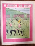 Página Original de Charge Vintage - O Amigo da Onça (Péricles) - Cinema / É Proibido FumarDescrição: Rara e espetacular página avulsa original contendo a célebre charge "O Amigo da Onça", criada pelo genial cartunista Péricles de Andrade Maranhão. A cena, ambientada na plateia de um cinema ou teatro antigo, mostra o protagonista colocando um cigarro aceso na mão de um amigo que está dormindo profundamente, logo abaixo de uma placa com os dizeres "É Proibido Fumar", enquanto os guardas/lanterninhas se aproximam ao fundo. Item autêntico e genuíno da era de ouro da Revista O Cruzeiro, ideal para colecionadores de quadrinhos nacionais, entusiastas do humor gráfico retrô ou para projetos de enquadramento decorativo vintage. Produto em papel (não é cópia ou reprodução).