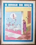 Página Original de Charge Vintage - O Amigo da Onça (Péricles) - Temática Hospital / FlagranteDescrição: Rara e divertida página avulsa original contendo a célebre charge "O Amigo da Onça", criada pelo genial cartunista Péricles de Andrade Maranhão. A cena se passa em uma enfermaria de hospital, onde o protagonista sabota os planos de um homem que estava flertando com outra paciente internada. Ao ver a esposa legítima do homem chegando brava na porta, o Amigo da Onça faz o comentário irônico: "- Tem cama para acompanhante. Por que você não fica aí com a sua senhora??". Item autêntico e genuíno da era de ouro da Revista O Cruzeiro, ideal para colecionadores de quadrinhos nacionais, entusiastas do humor gráfico retrô ou para projetos de enquadramento decorativo vintage. Produto em papel (não é cópia ou reprodução).
