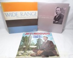 Disco de Vinil LP Importado - Conjunto com 3 LPs, dos intérpretes Johnny Richards and His Orchestra e Jim Reeves, além de intérpretes diversos, em bom estado.