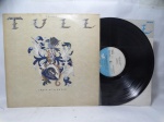 Disco de Vinil LP Importado - `Crest of a Knave`, com Jethro Tull, em bom estado. Inclui encarte.