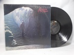 Disco de Vinil LP - `Seasons of the Heart`, com John Denver, em bom estado.