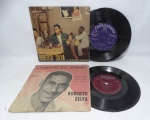 Compacto Vinil - Conjunto com 2 compactos de Roberto Silva, em bom estado.