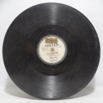 Disco 78 RPM - `Velho Puritano` e `Bebida não me Atraza`, com Ernani Filho, em bom estado. Anos 50.