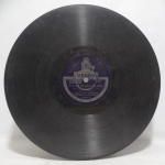 Disco 78 RPM - `Yo te Amo` e `Jeannine`, com Francisco Alves, em bom estado. Anos 30.