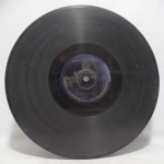 Disco 78 RPM - `Olha a Pomba` e `És Ingrata…Mulher`, com Francisco Alves, em bom estado. Anos 30.