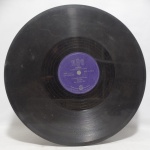 Disco 78 RPM - `Recado` e `Esse Nosso Olhar`, com Maysa, em bom estado. Anos 50.