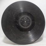 Disco 78 RPM - `O Gondoleiro` e `Olhe-me, Diga-me`, com Neusa Maria, em bom estado. Anos 50.