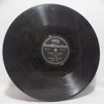 Disco 78 RPM - `Canção do Orgel`, com Orlando Rangel, em bom estado. Anos 50. Disco promocional dos Laboratórios Moura Brasil.
