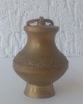 GANGAJALI LOTA KALASH  DE LATÃO, PEQUENO VASO TRADICIONAL USADO EM RITUAIS RELIGIOSOS HINDUS PARA ARMAZENAR ÁGUA SAGRADA , LEITE OU GHEE . MEDIDAS : 06 CM