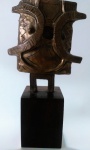 MATSUMOTO , ESCULTURA EM BRONZE COM BASE DE MADEIRA .MEDIDAS : 35 CM X 19 CM X 10 CM