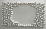 ESCULTURA CONTEMPORANEA DE MADEIRA PINTADA EM BRANCO ,FEITA DE TOQUINHOS DE MADEIRA. MEDIDAS : 31 CM X 54 CM